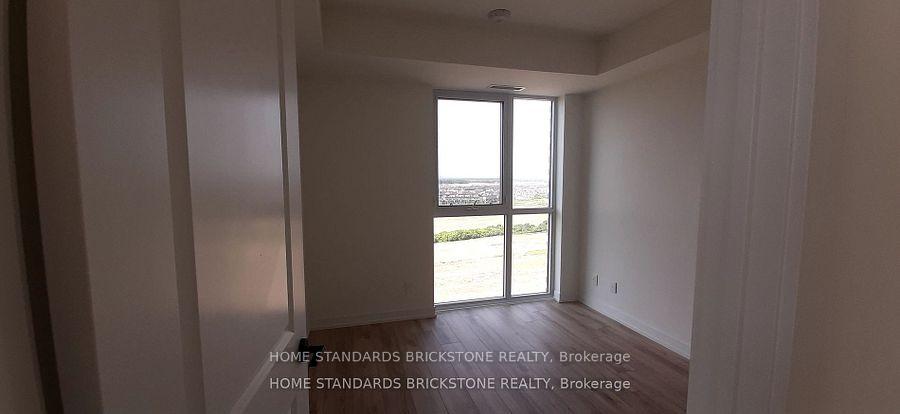 2 Bedrooms Condo at 335 wheat boom, Oakville For sale