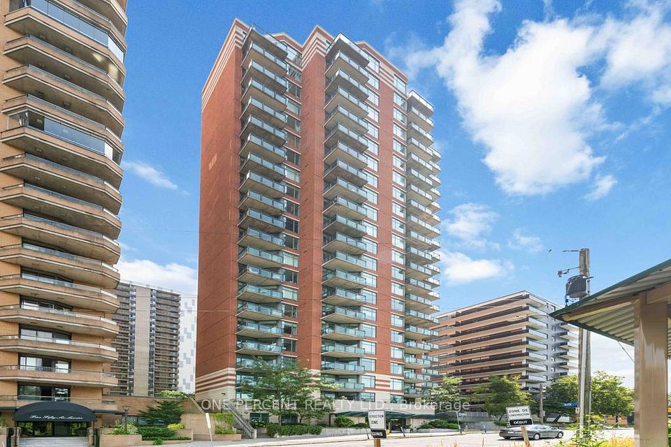 570 LAURIER