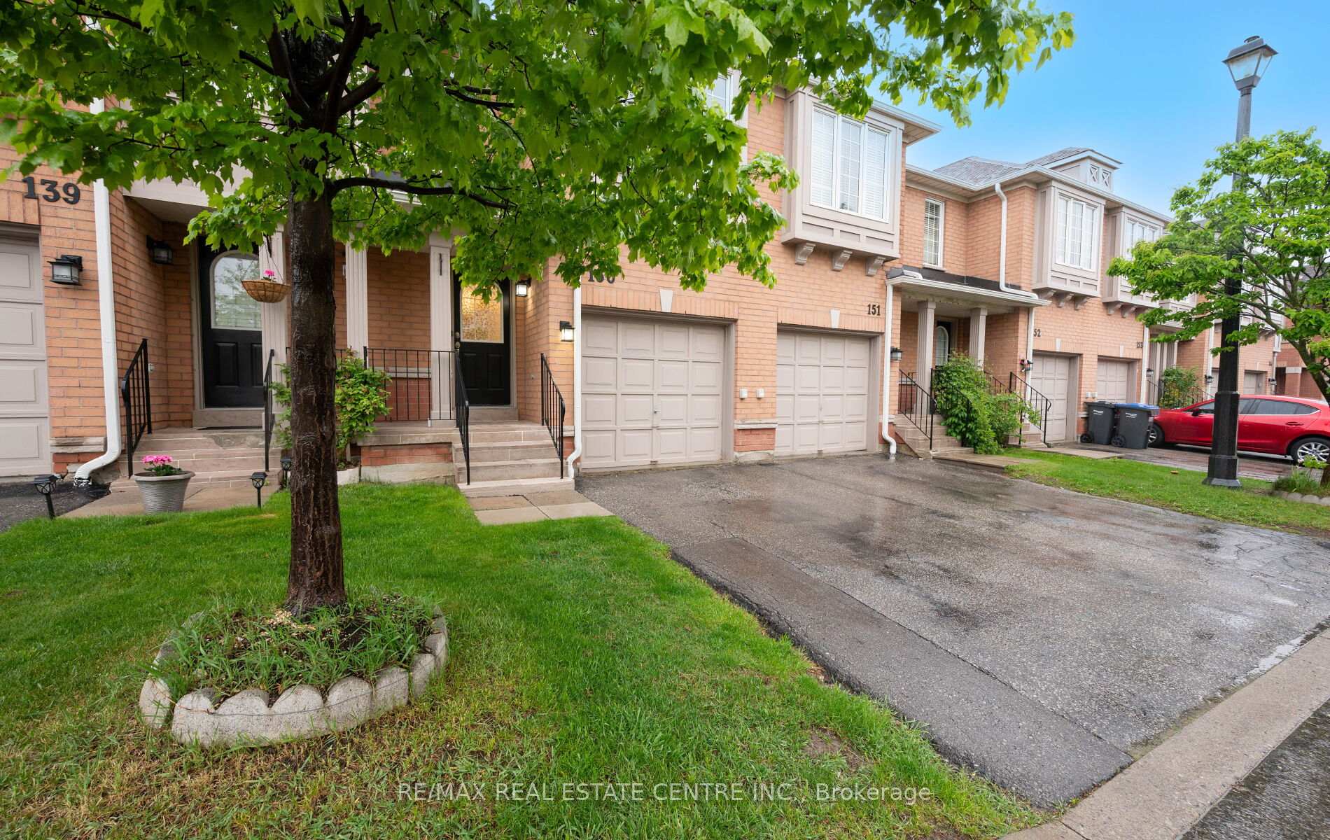 4 Bedrooms Condo at 5030 Heatherleigh, Mississauga For sale