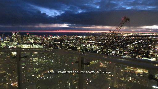 2 Bedrooms Condo at 1 Bloor, Toronto For sale