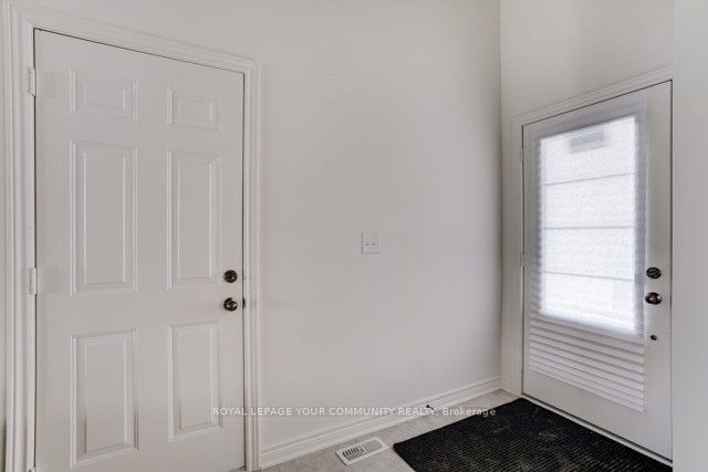 27 John Moore Road, East Gwillimbury, ON L9N 0P4