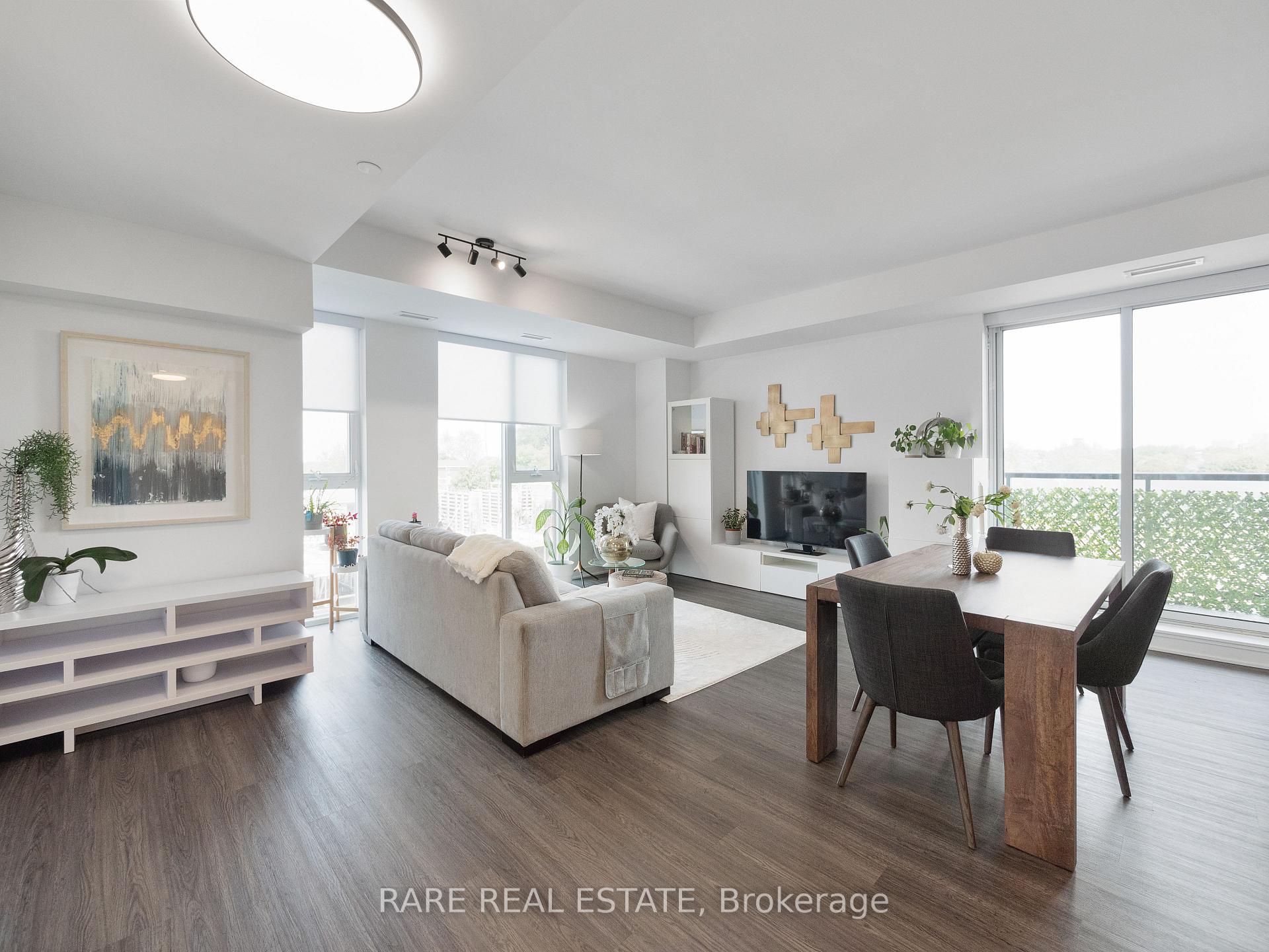 3 Bedrooms Condo at 185 Alberta, Toronto For sale