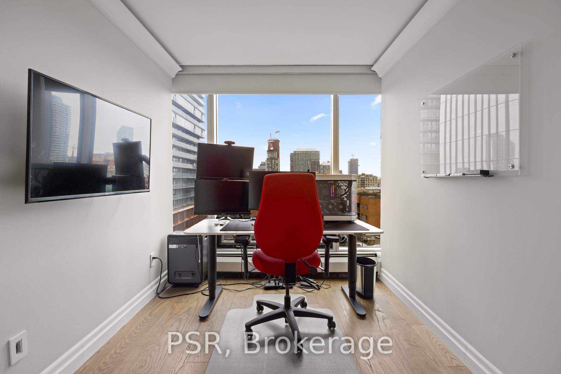 2 Bedrooms Condo at 30 Wellington, Toronto For sale
