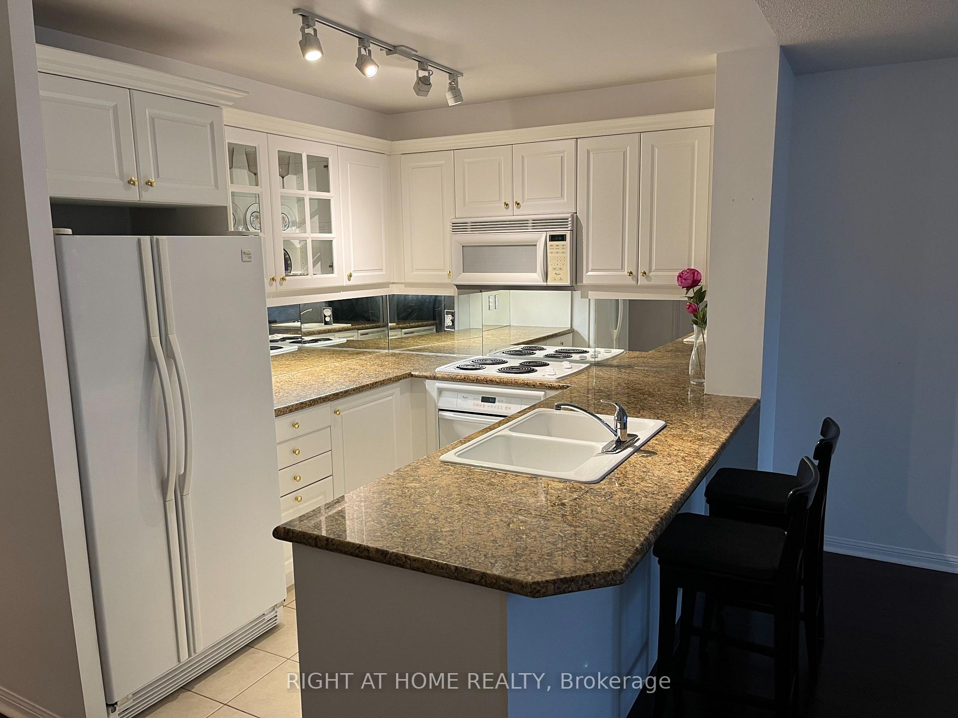 1 Bedroom Condo at 3130 Yonge, Toronto For sale