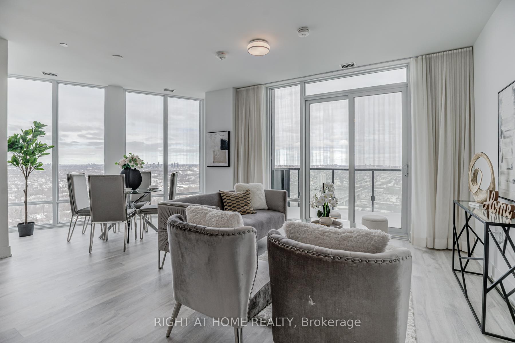 2 Bedrooms Condo at 575 Bloor,  Toronto For sale