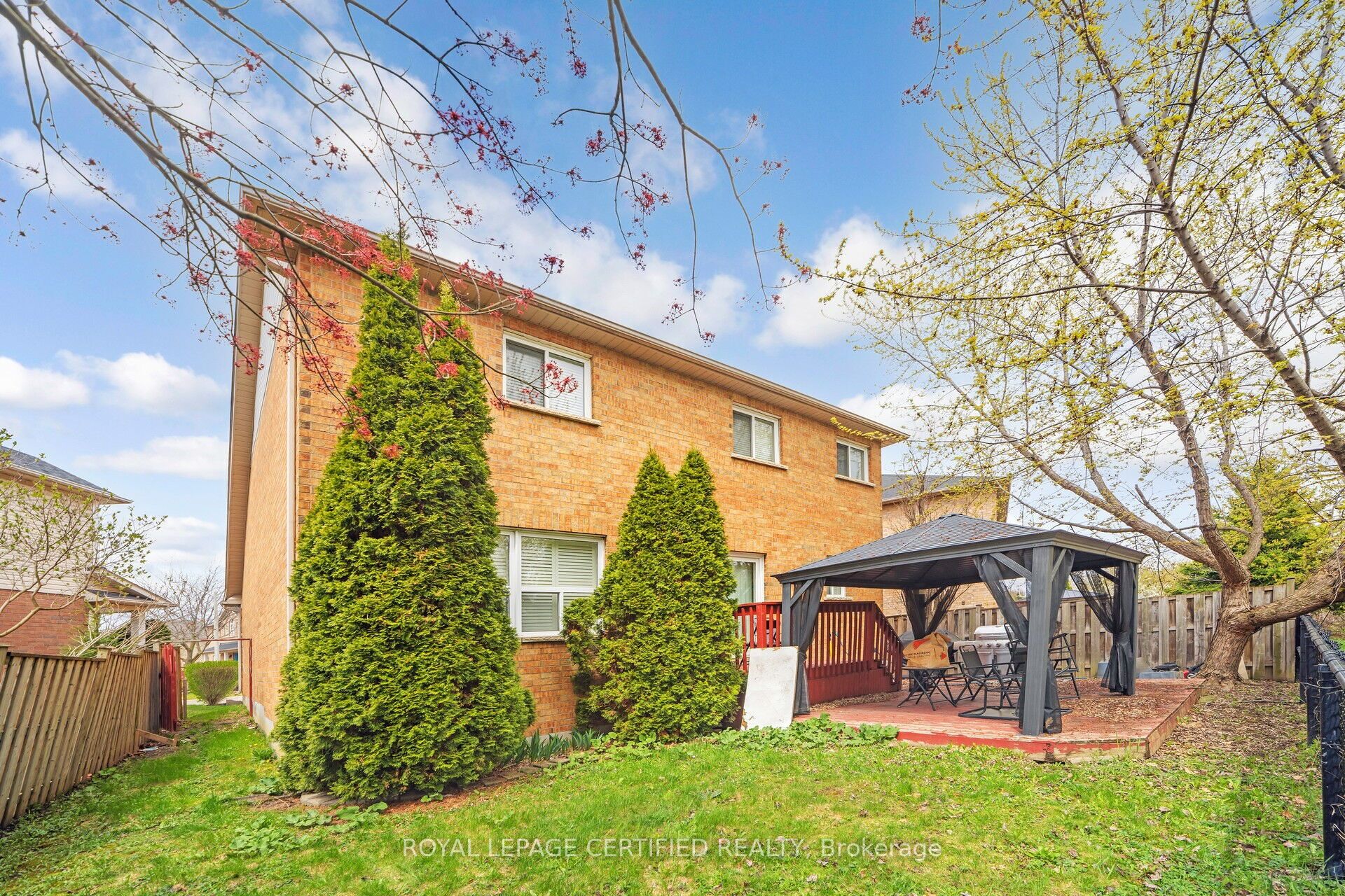 12 Sunnybrook Crescent