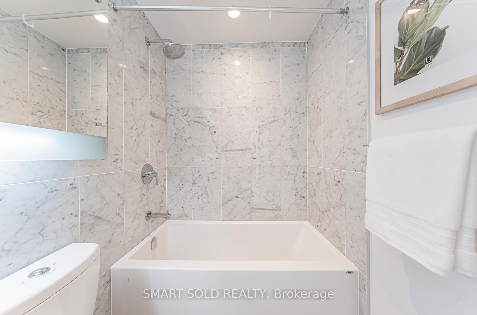 2 Bedrooms Condo at 117 Mcmahon, Toronto For sale