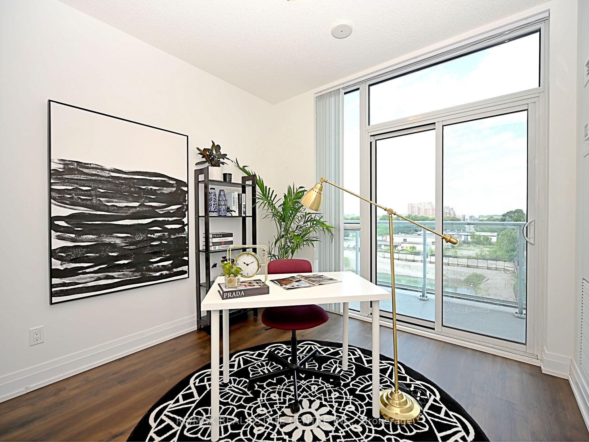 2 Bedrooms Condo at 65 Speers, Oakville For sale