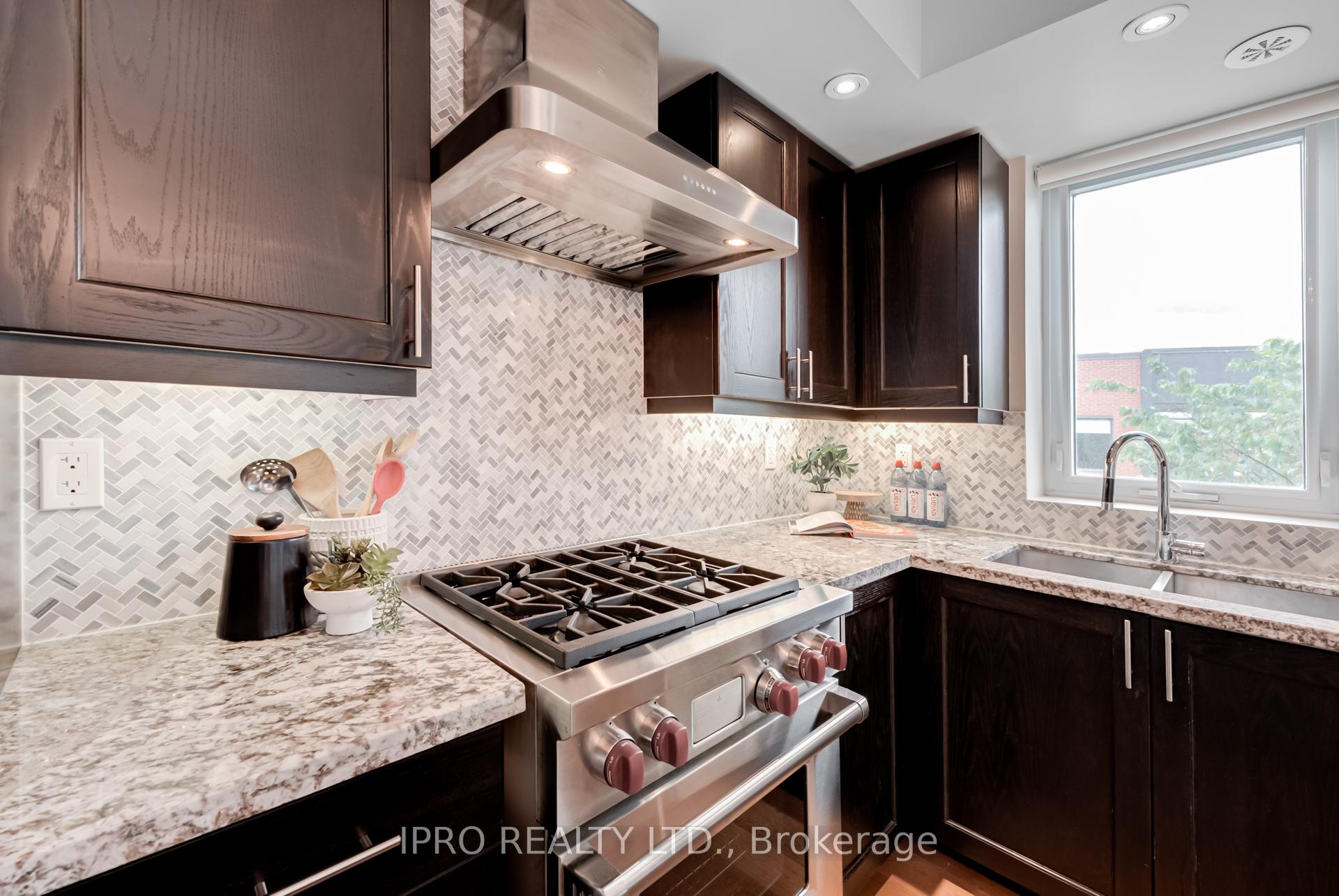 5 Bedrooms Condo at 15 Sousa Mendes, Toronto For sale