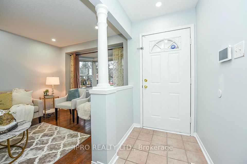 22 Desert Sand Drive, Brampton, ON L6R 1V5