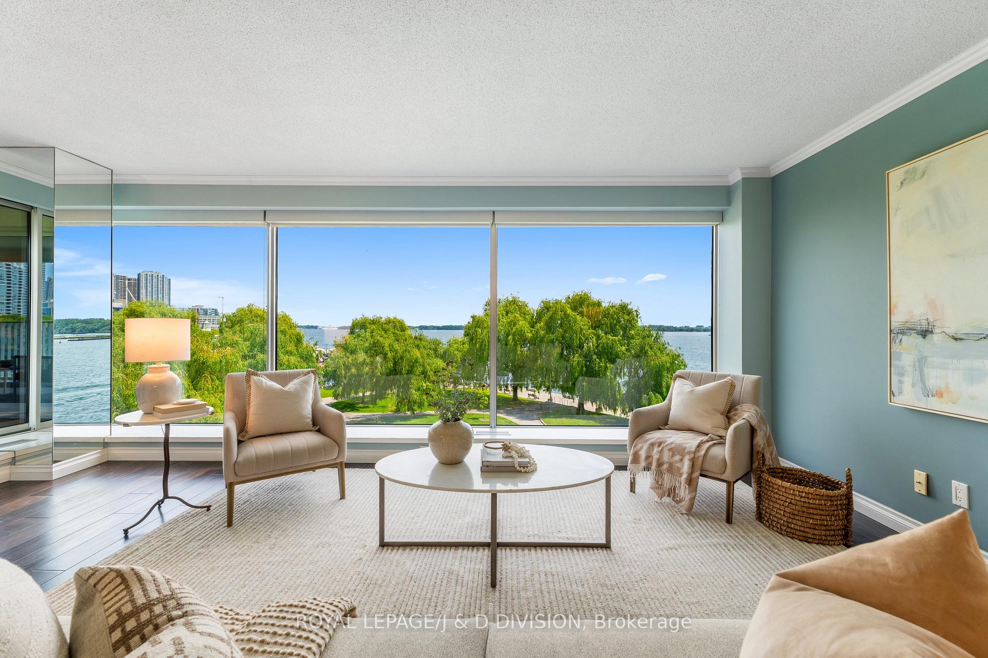 2 Bedrooms Condo at 401 Queens, Toronto For sale