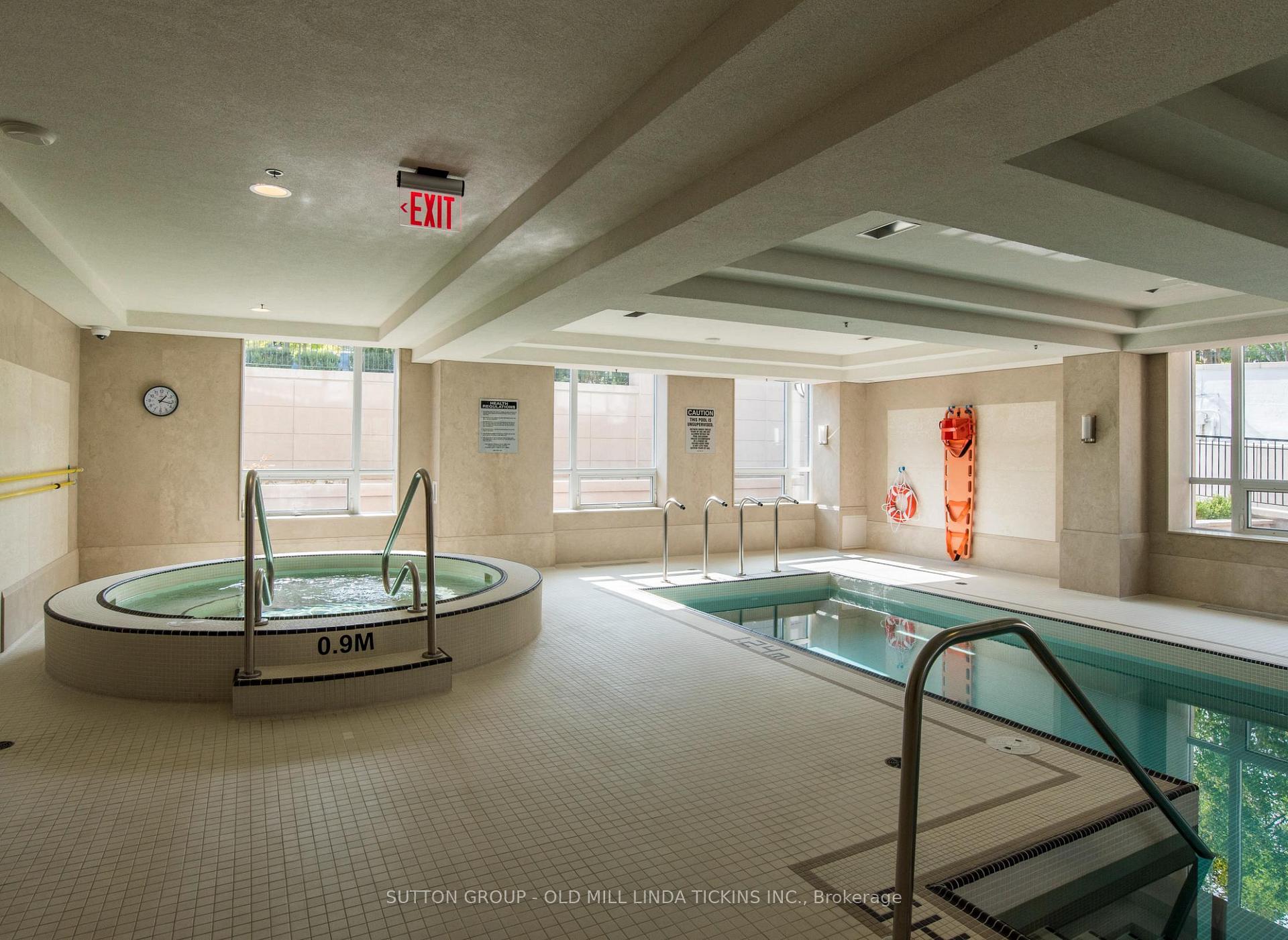 2 Bedrooms Condo at 30 Old Mill, Toronto For sale