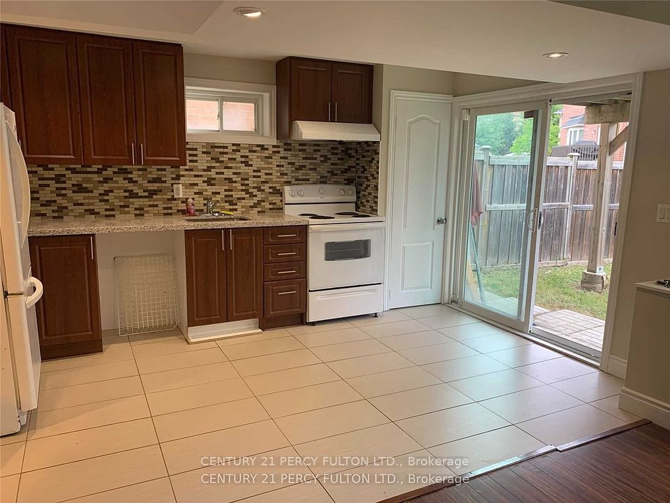 21 Watersplace Avenue, Ajax, ON L1Z 0H5