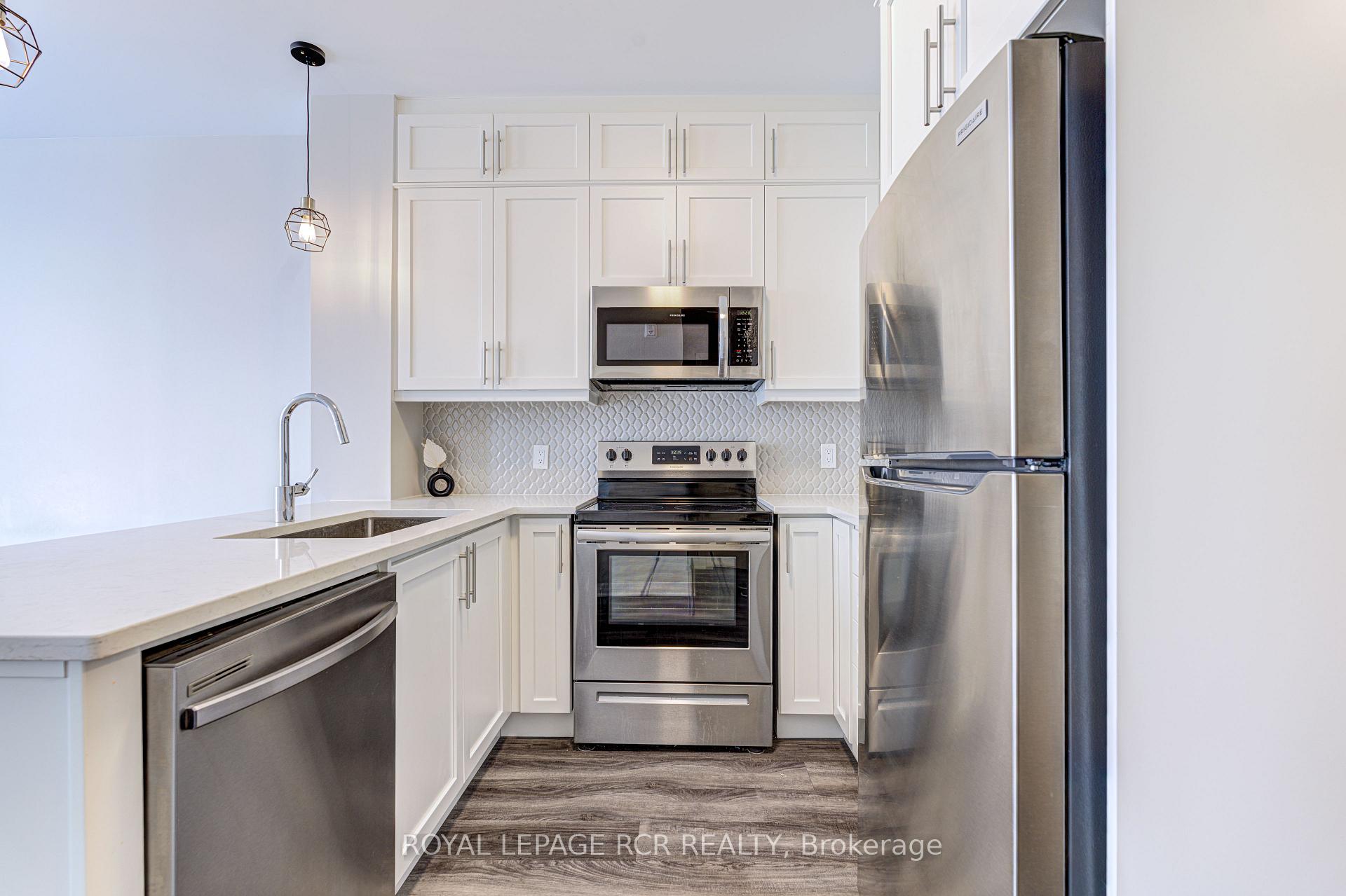 1 Bedroom Condo at 95 Dundas, Oakville For sale