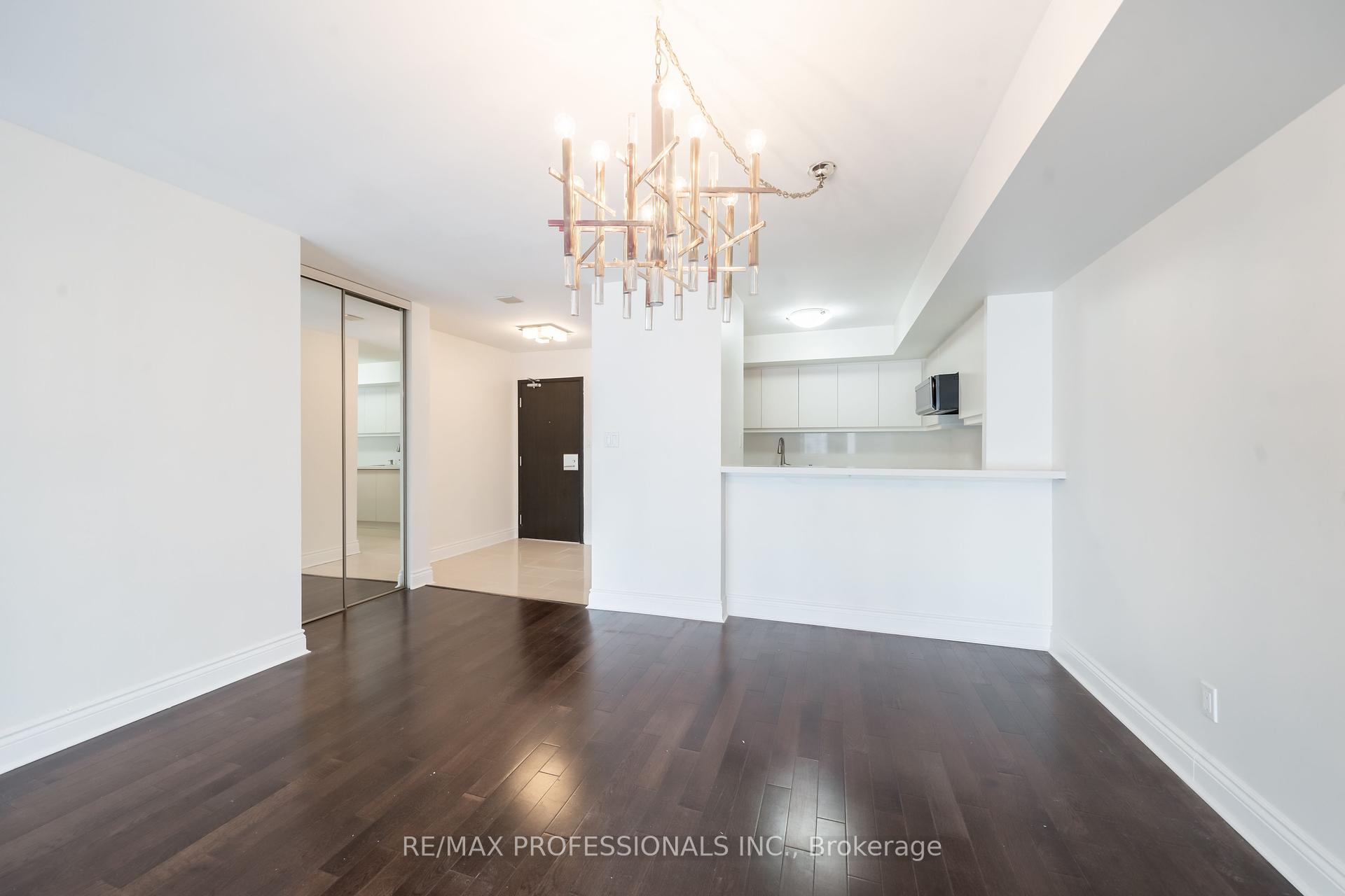 2 Bedrooms Condo at 25 The Esplanade, Toronto For sale