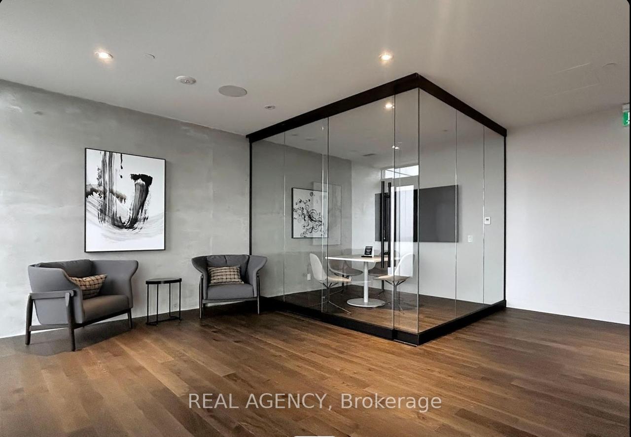 2 Bedrooms Condo at 1000 Portage,  Vaughan For sale