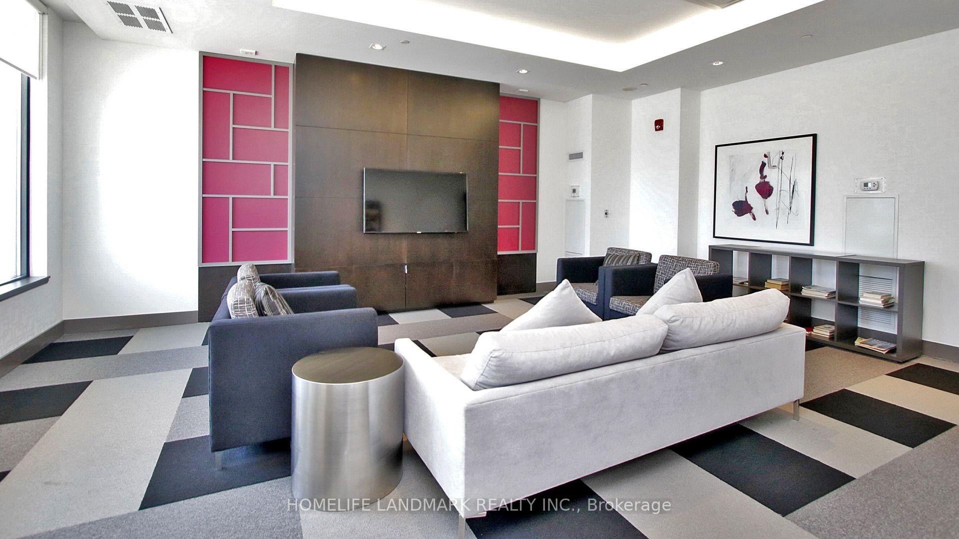 3 Bedrooms Condo at 4011 Brickstone, Mississauga For sale