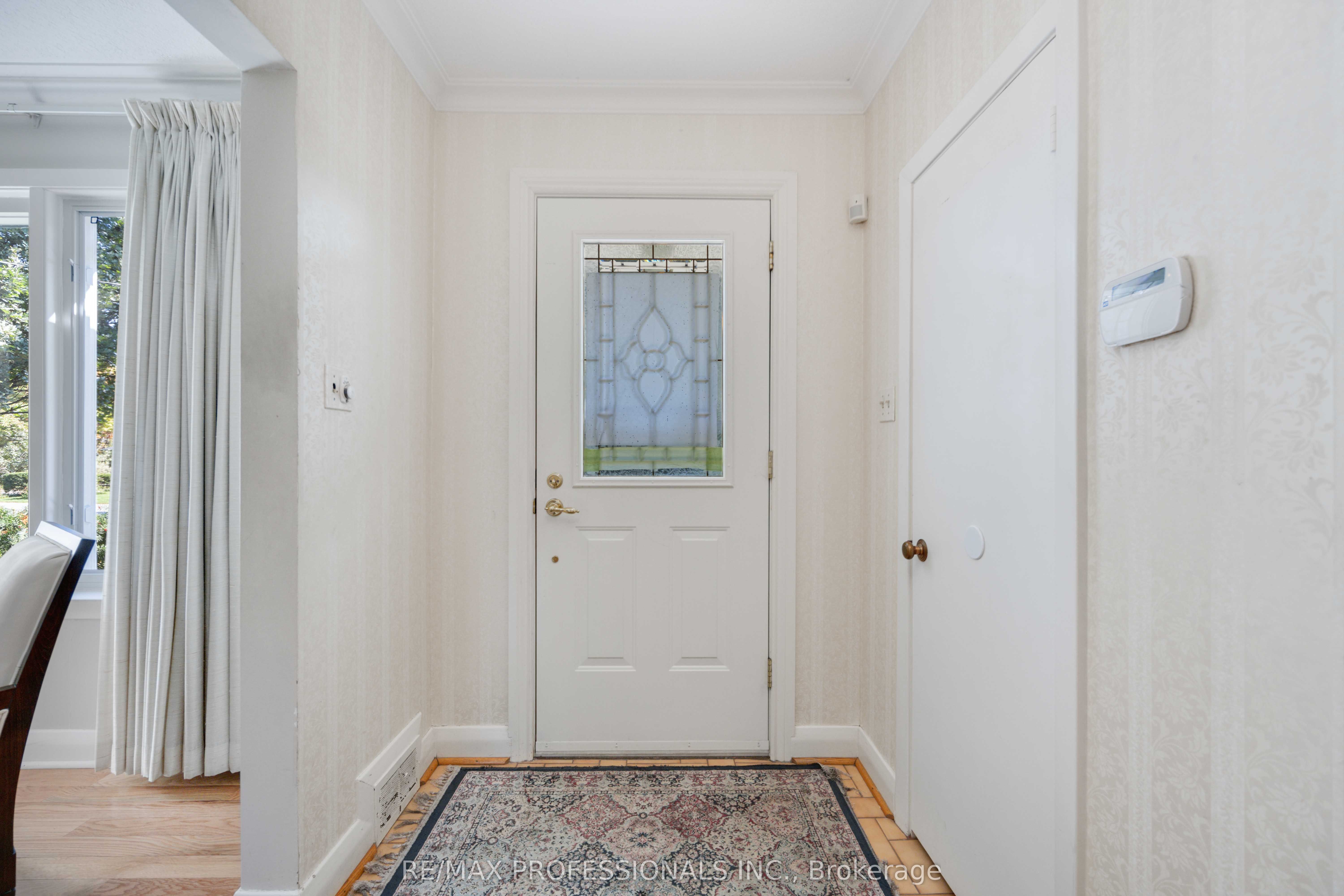 6 Ridgecross Road