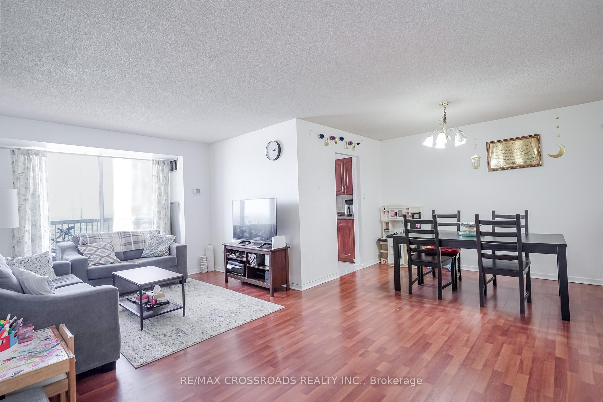 3 Bedrooms Condo at 15 Sewells, Toronto For sale