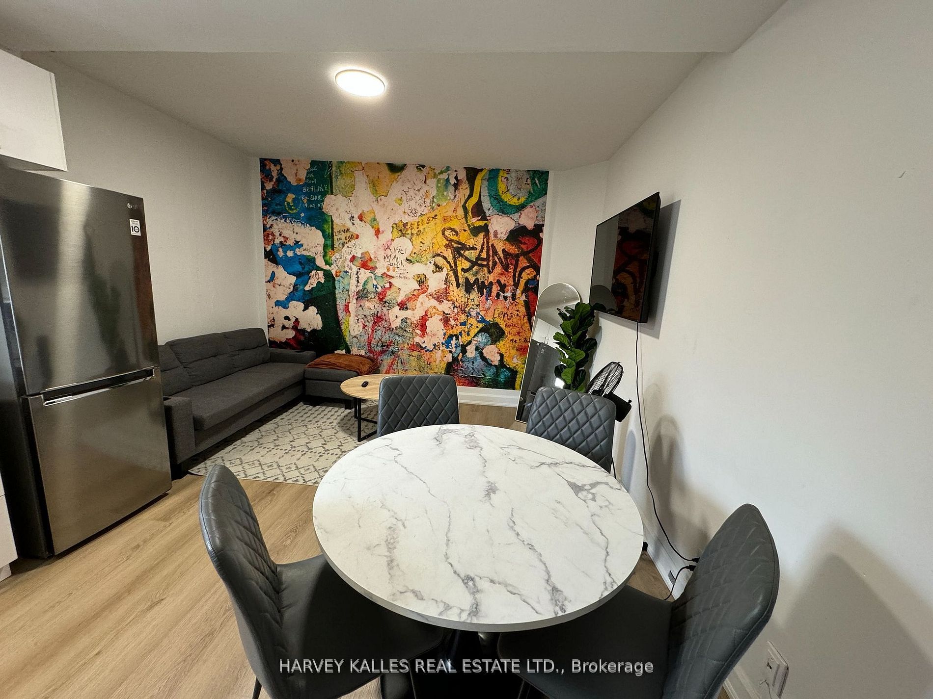 1046 Bathurst Street Unit 2