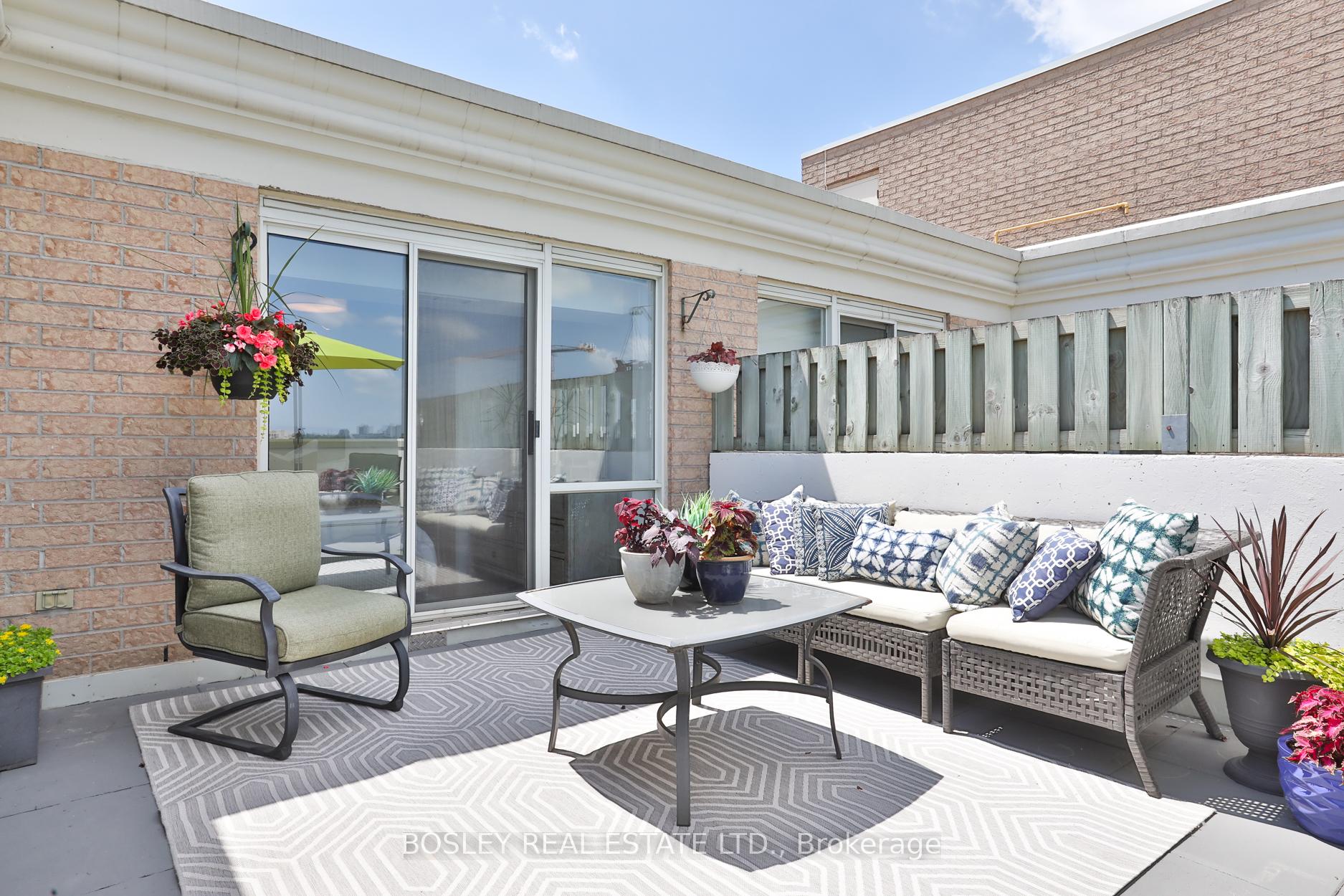 2 Bedrooms Condo at 1000 King, Toronto For sale