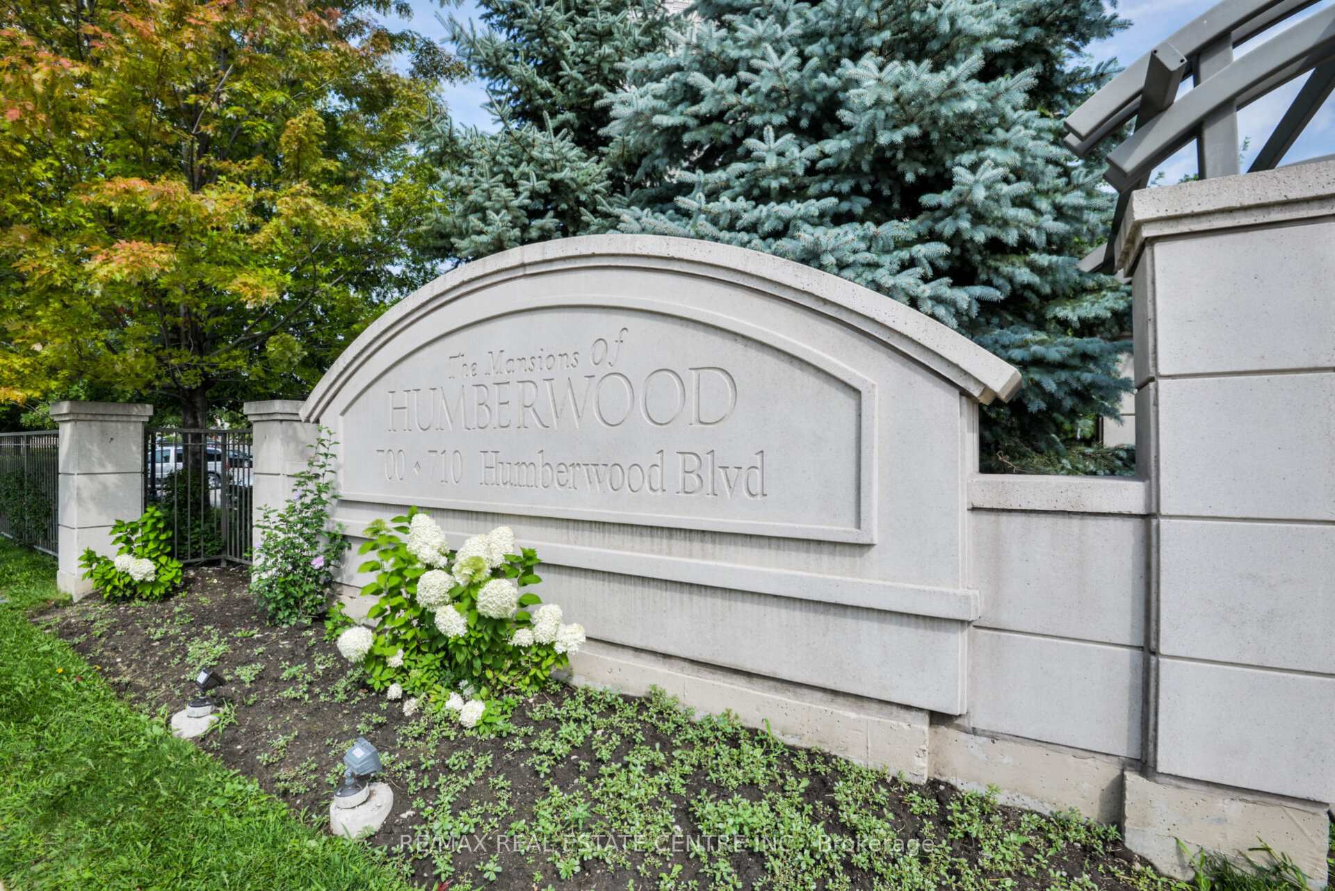 2 Bedrooms Condo at 710 Humberwood, Toronto For sale