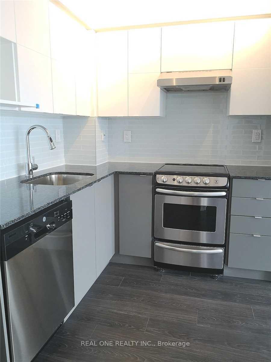 2 Bedrooms Condo at 160 Flemington,  Toronto For sale