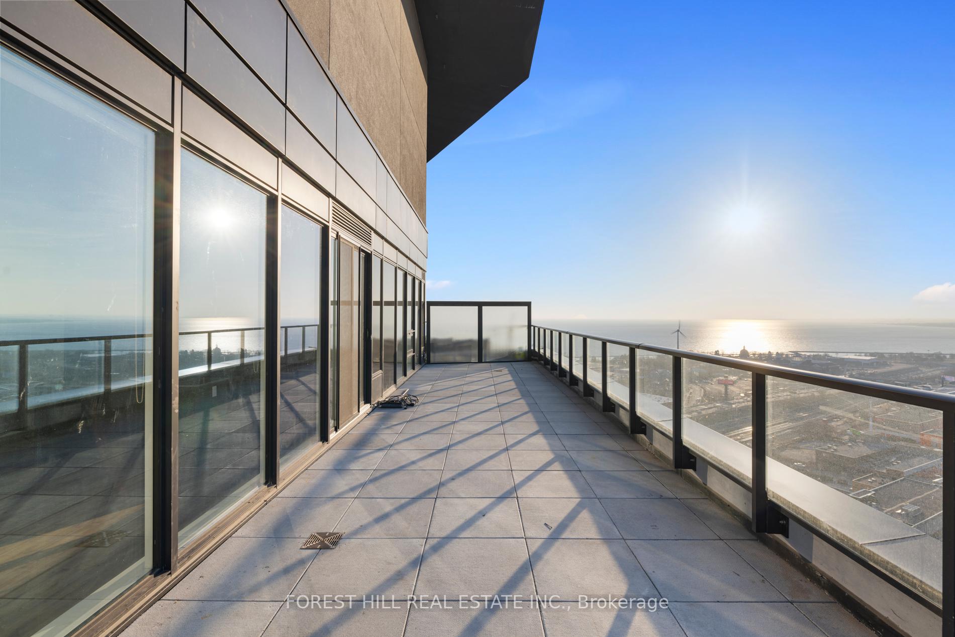 3 Bedrooms Condo at 135 East Liberty, Toronto For sale