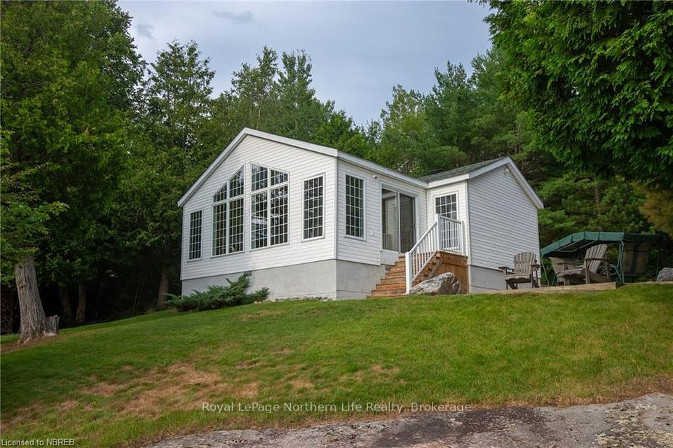 1089 LAC CLAIR