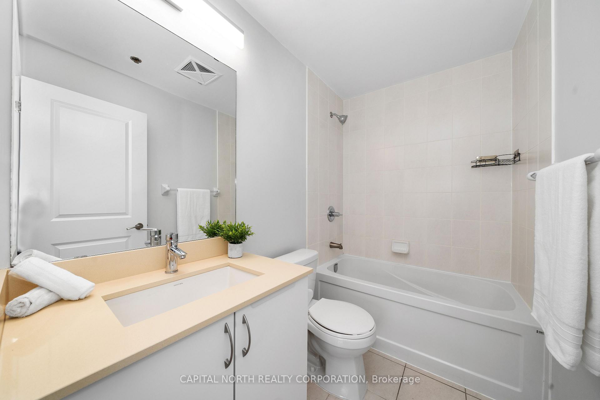 2 Bedrooms Condo at 4700 Highway 7, Vaughan For sale