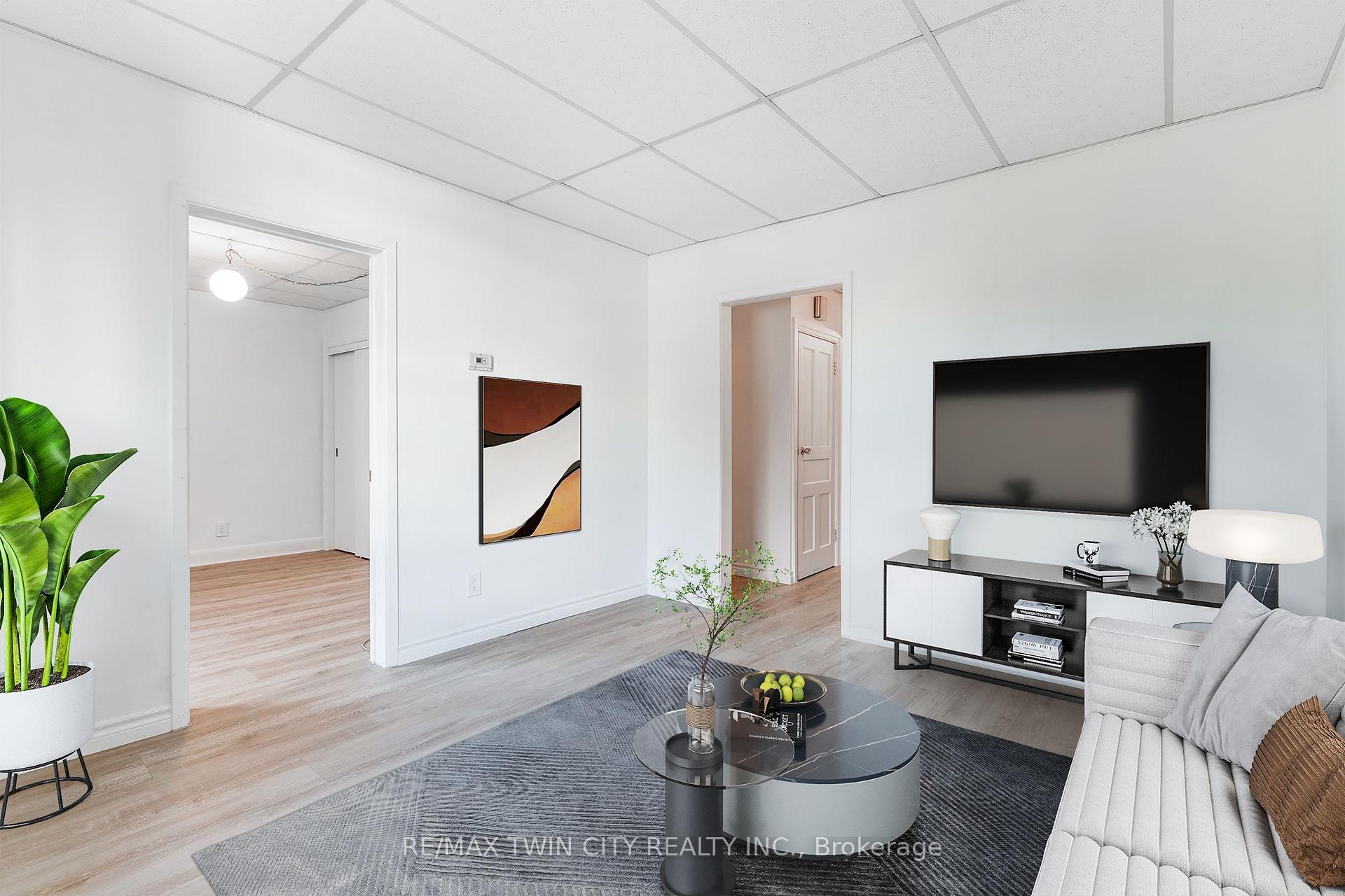 4 Bedrooms Other at 45 East Bend, Hamilton For sale