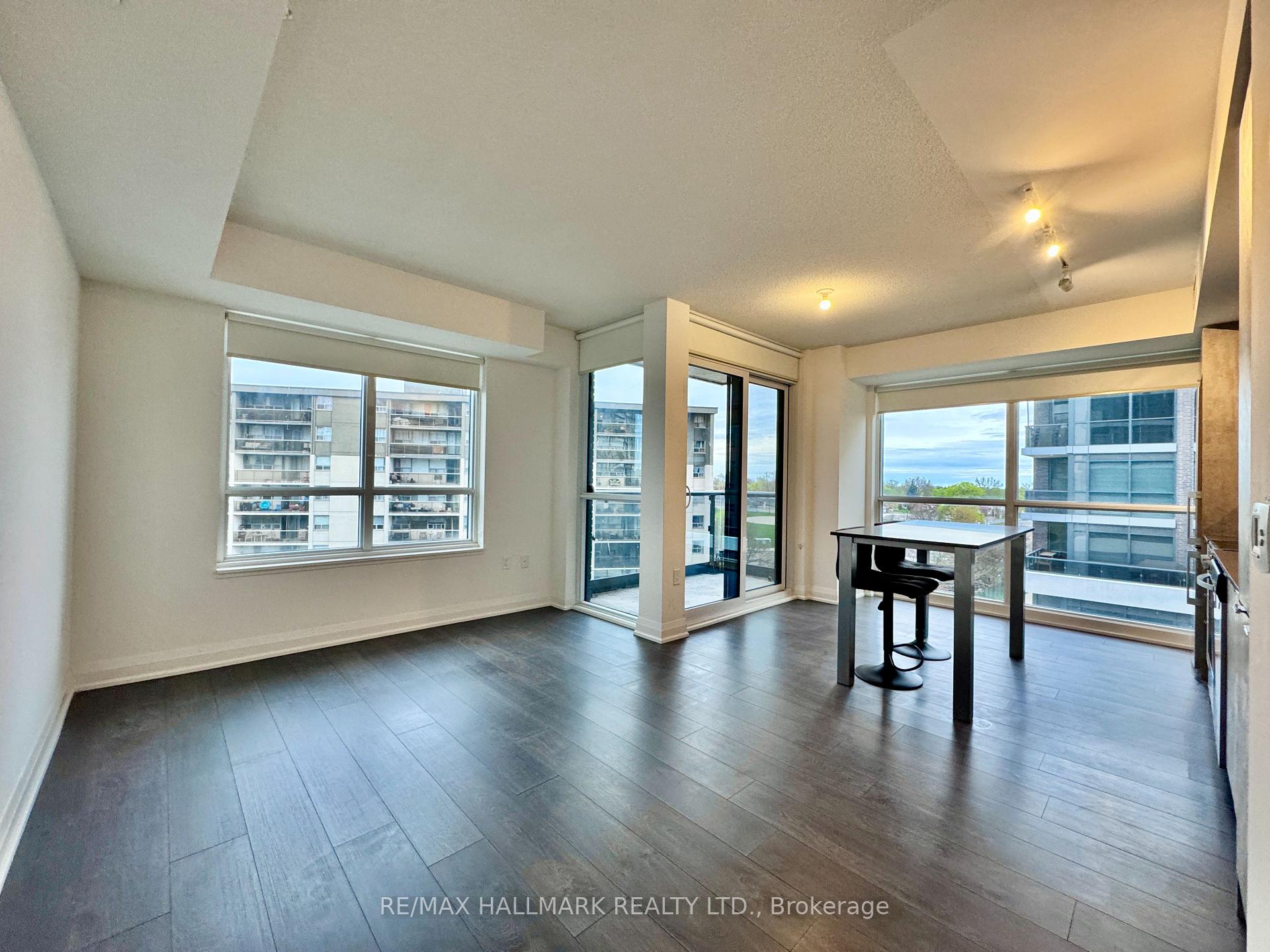 2 Bedrooms Condo at 26 Gibbs, Toronto For sale