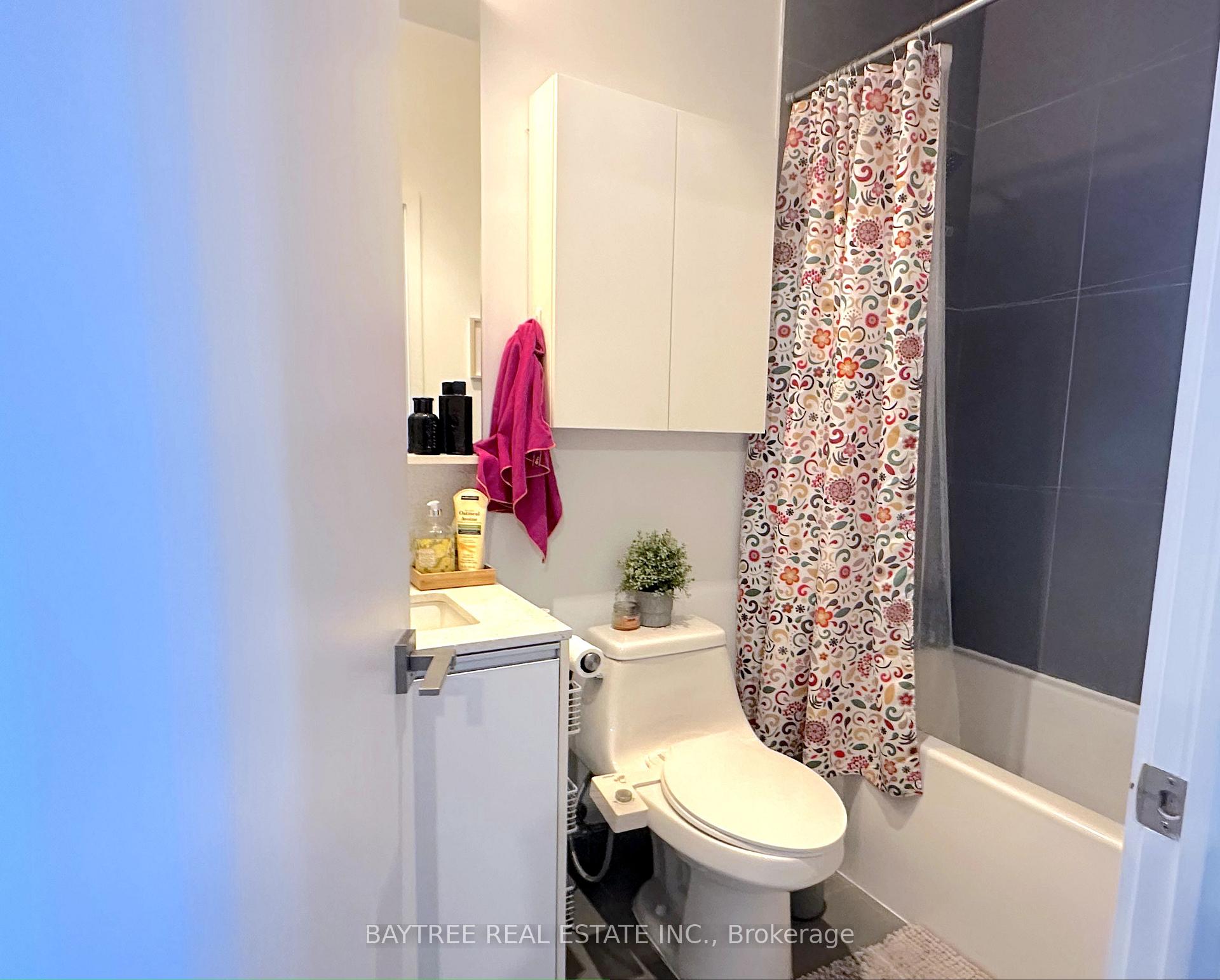 2 Bedrooms Condo at 20 Minowan Miikan,  Toronto For sale