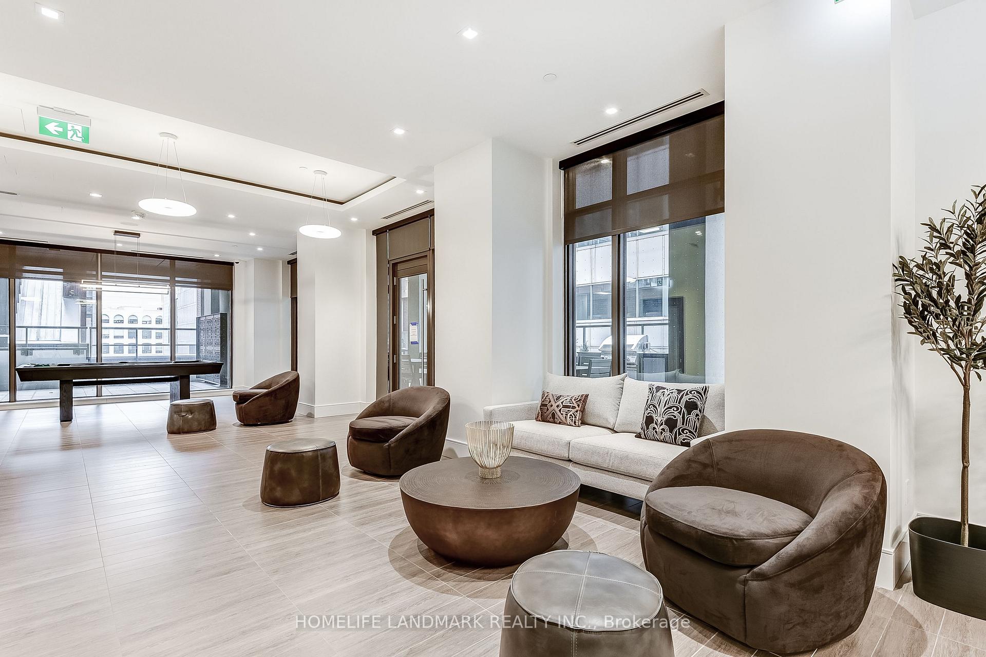 3 Bedrooms Condo at 28 Widmer 3429,  Toronto For sale