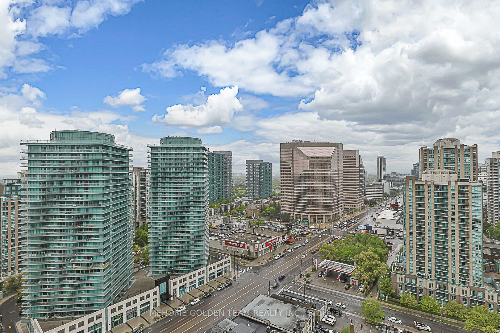 3 Bedrooms Condo at 15 Holmes, Toronto For sale