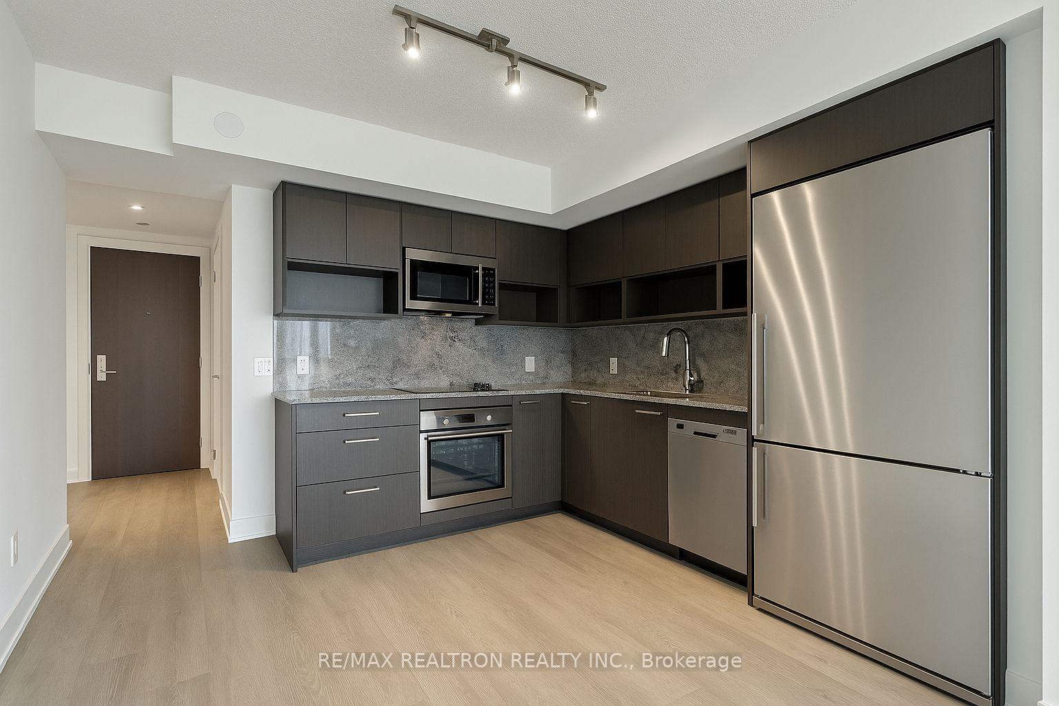 3 Bedrooms Condo at 7 Mabelle, Toronto For sale