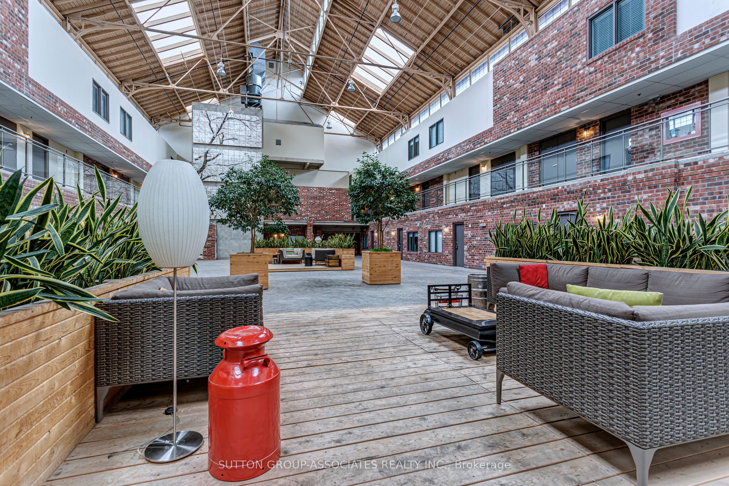 1100 Lansdowne Avenue, #333
