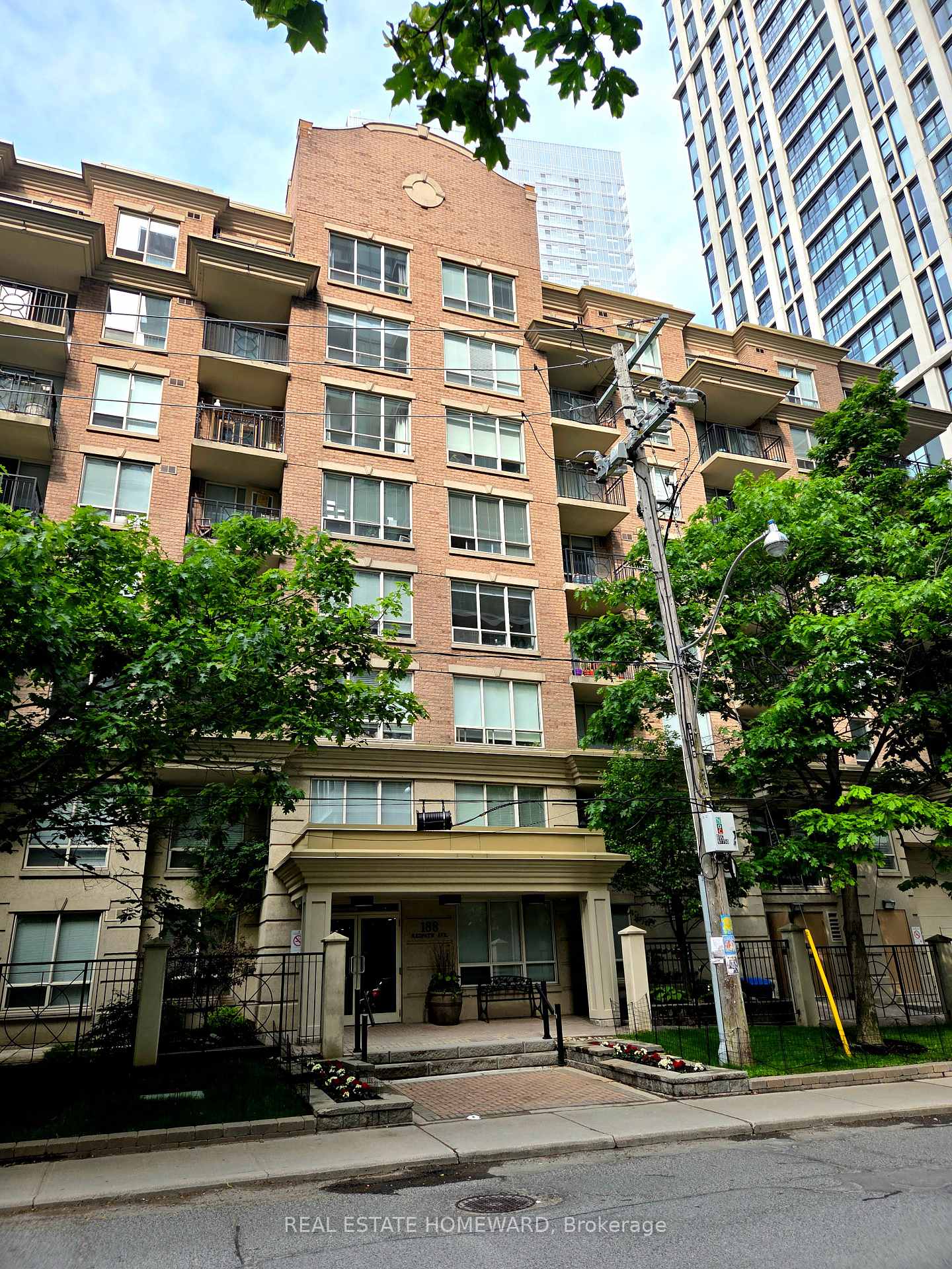 1 Bedroom Condo at 188 Redpath, Toronto For sale