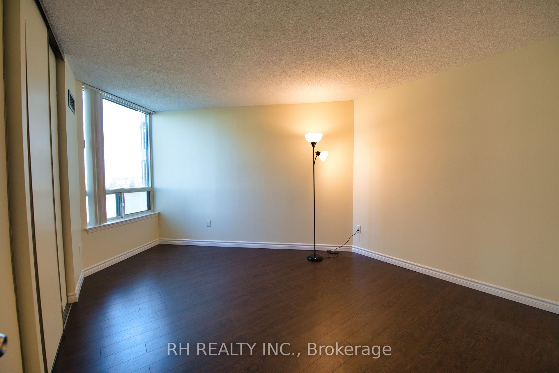 3 Bedrooms Condo at 300 Alton Towers,  Toronto For sale