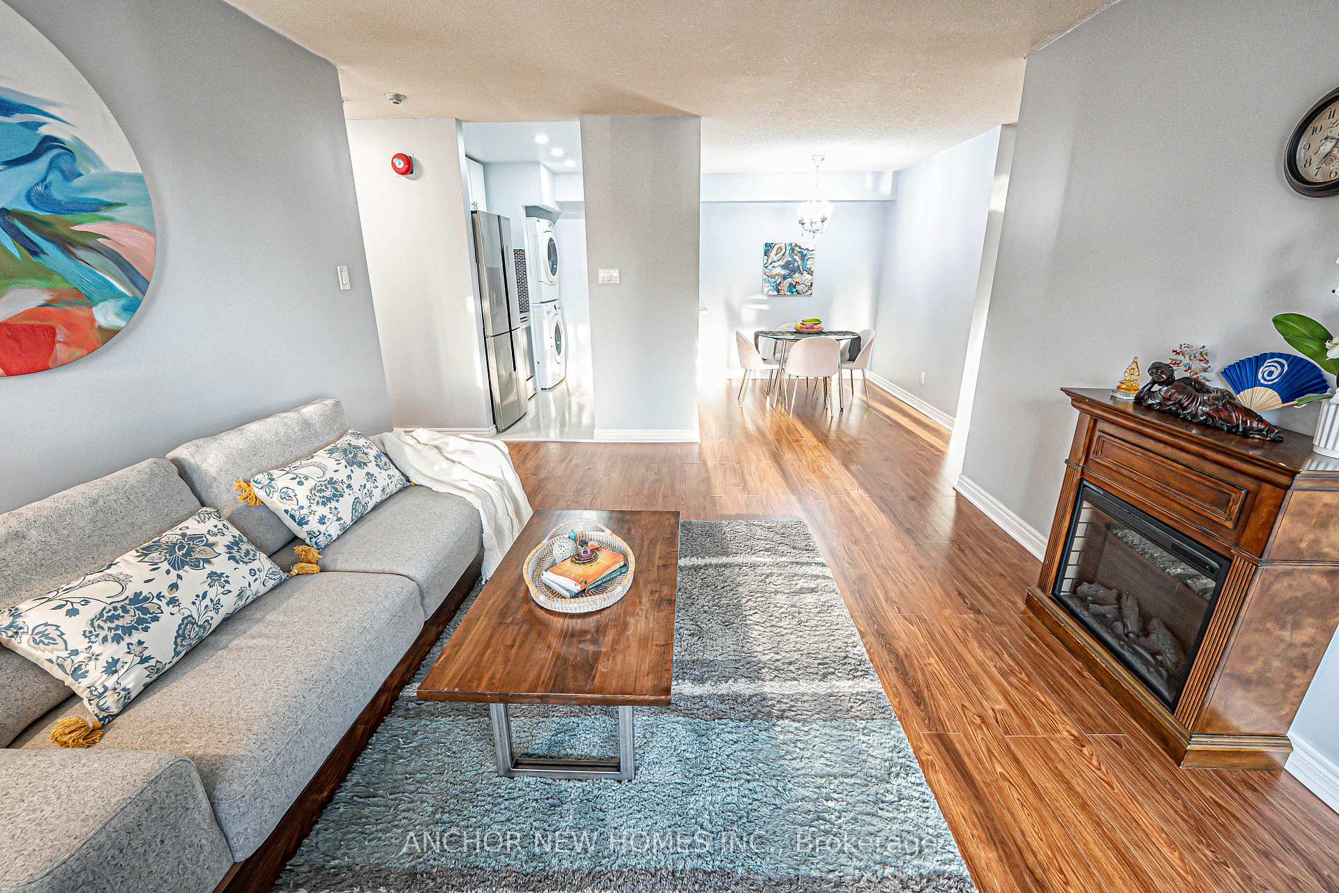 2 Bedrooms Condo at 65 Trailwood,  Mississauga For sale