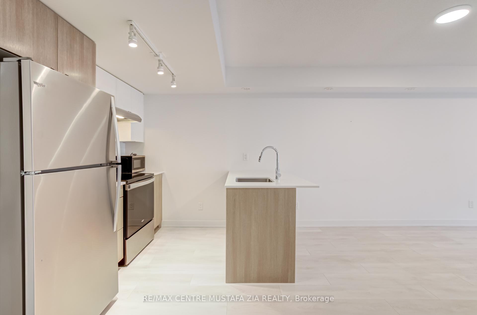2 Bedrooms Condo at 1129 Cooke, Burlington For sale