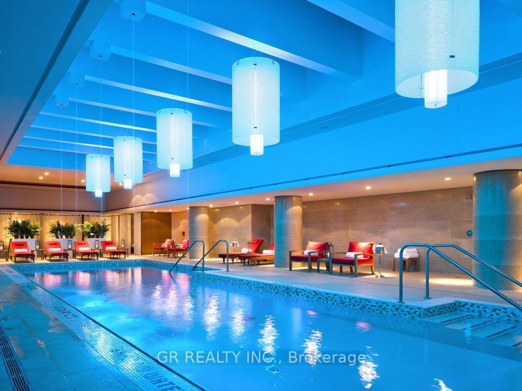 3 Bedrooms Condo at 180 University,  Toronto For sale