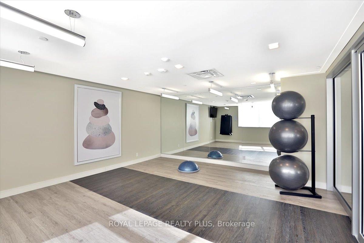 3 Bedrooms Condo at 1575 Lakeshore, Mississauga For sale