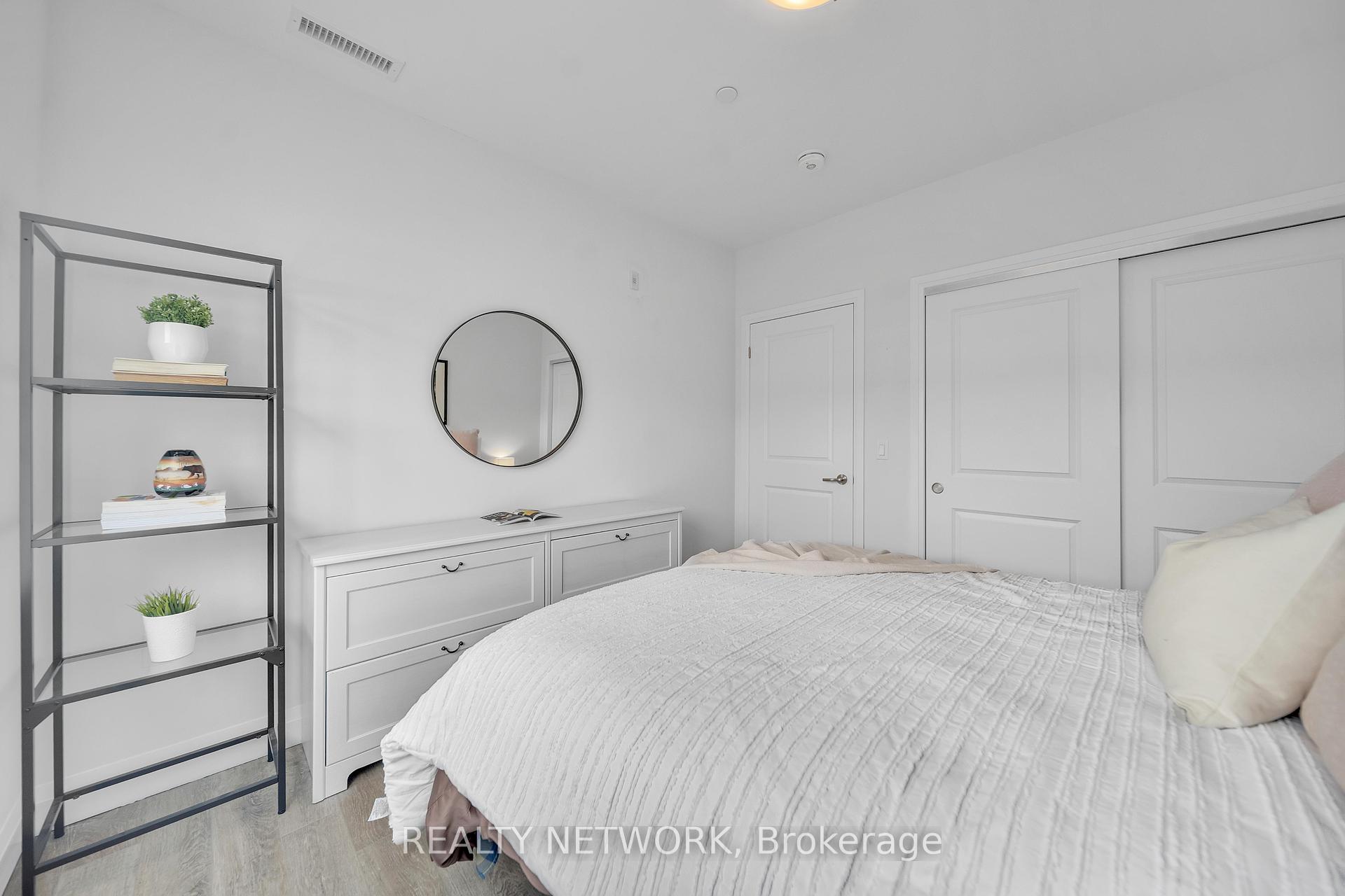 2 Bedrooms Condo at 1 Redfern, Hamilton For sale