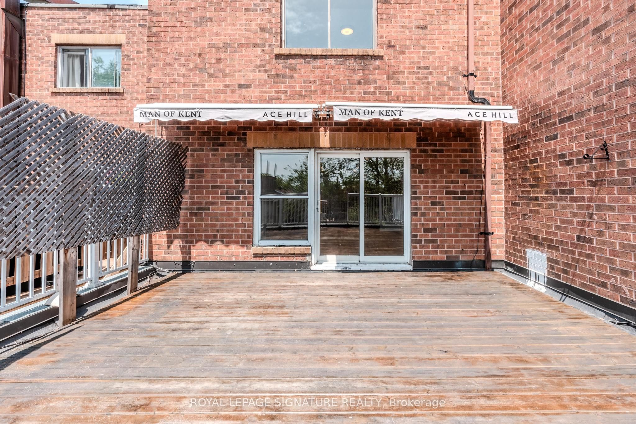 1541 Dundas Street W, #B