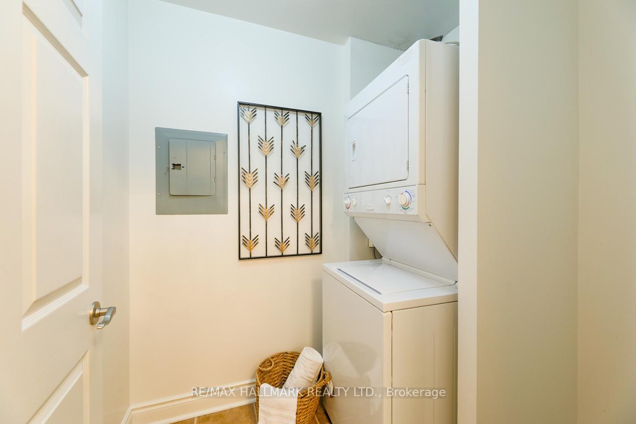1 Bedroom Condo at 12 Rean, Toronto For sale