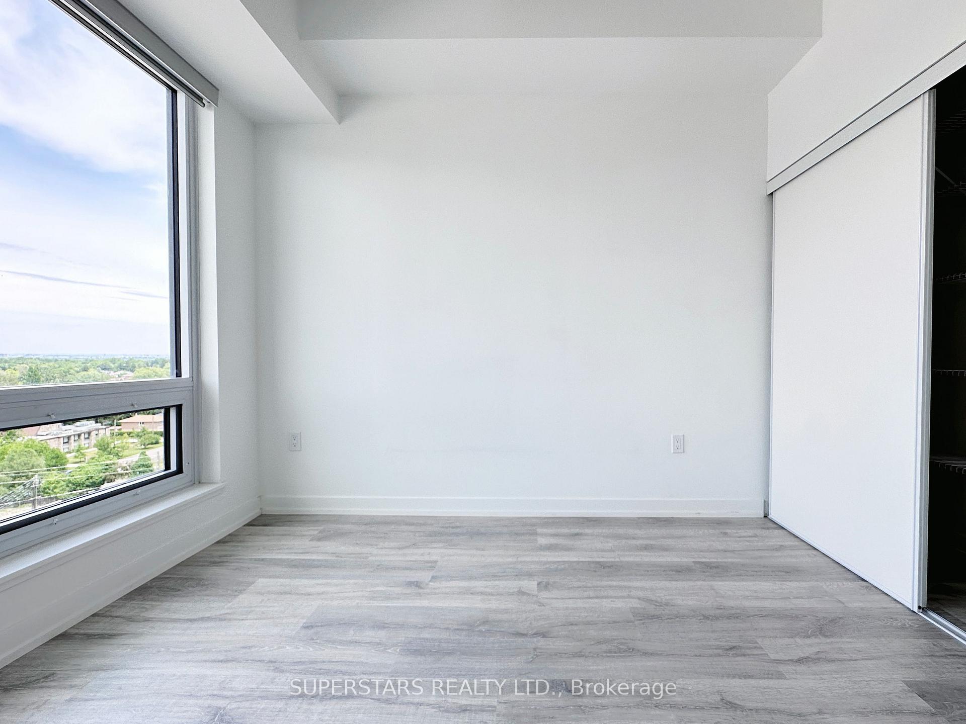 2 Bedrooms Condo at 7 golden lion, Toronto For sale