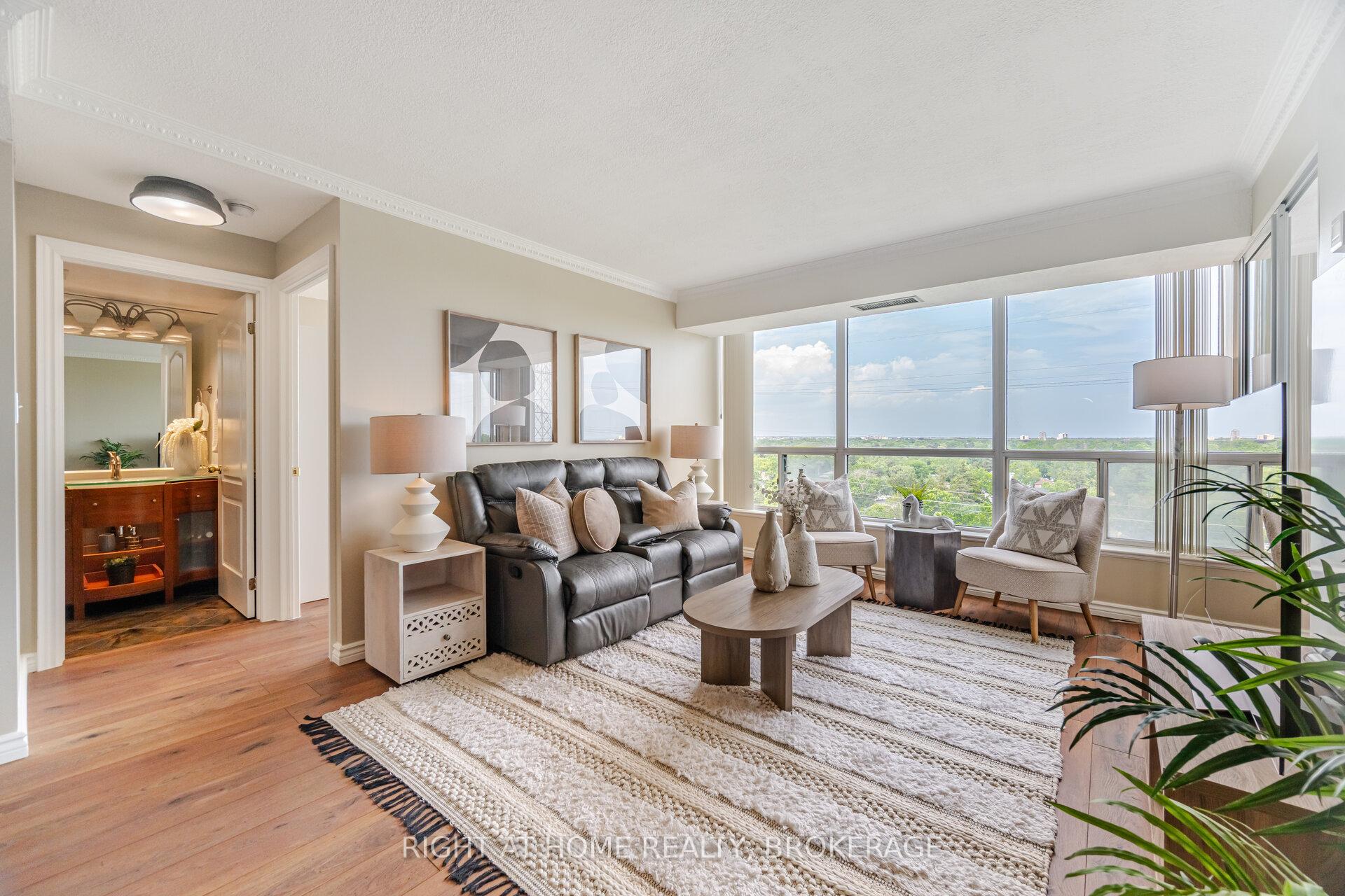 3 Bedrooms Condo at 1276 Maple Crossing, Burlington For sale