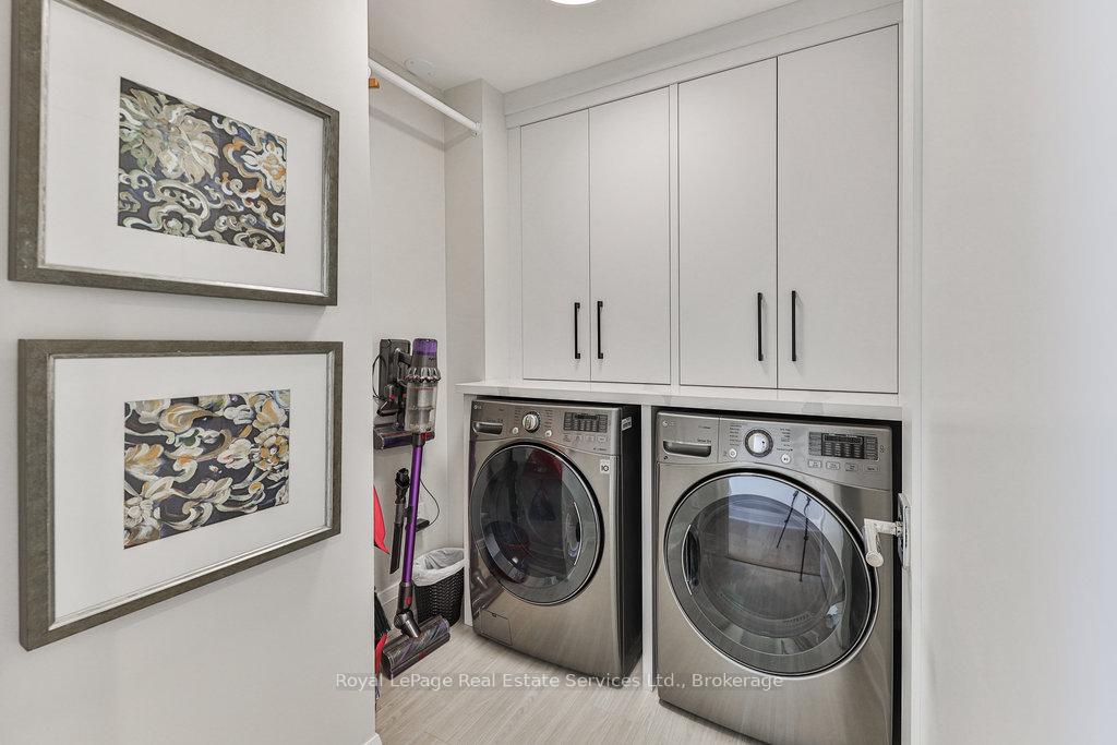 2 Bedrooms Condo at 2170 Marine, Oakville For sale