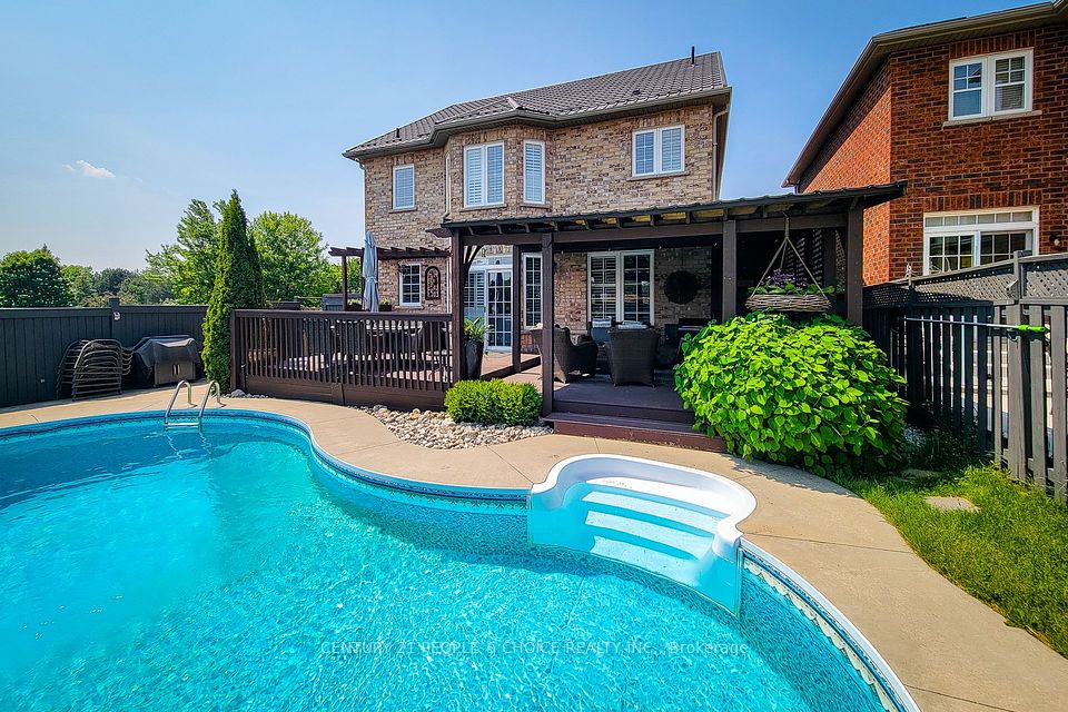 15 Bellamy Court, Brampton, ON L6Y 5M1